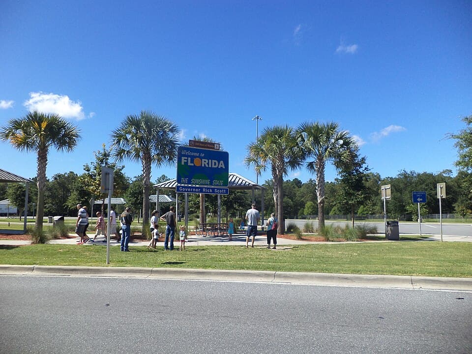 Welcome to Florida sign at the State of Florida Official Welcome Center
